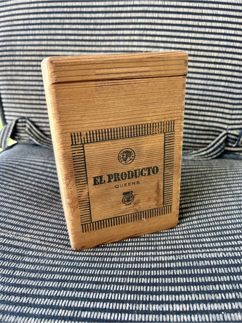 Vintage El Producto Wooden Cigar Box Rustic Collectible Decor Man Cave Farmhouse